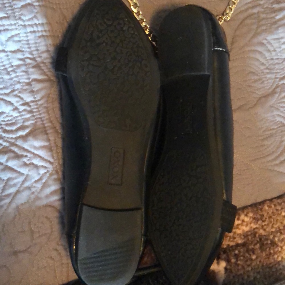 Shoes - Picture 3 of 4